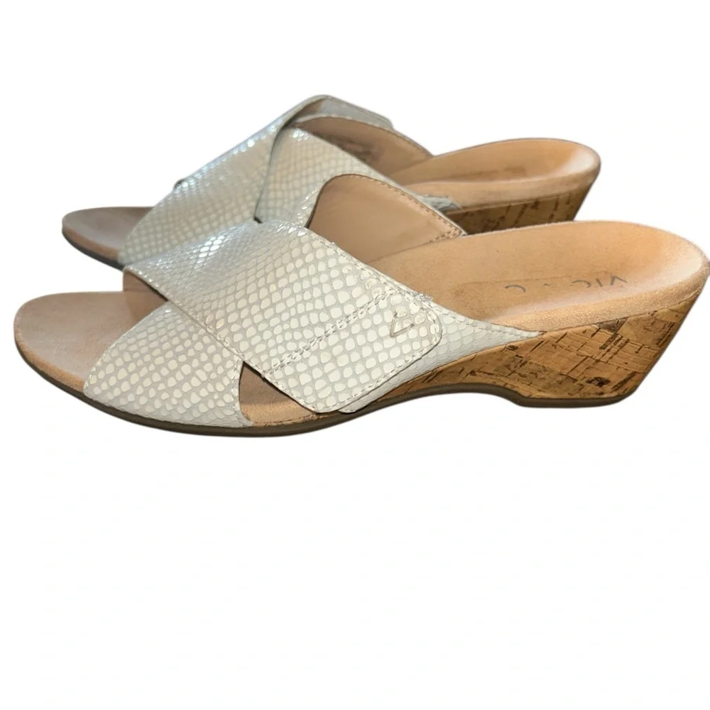 Vionic Women’s Sandals | 10 - Picture 2 of 5